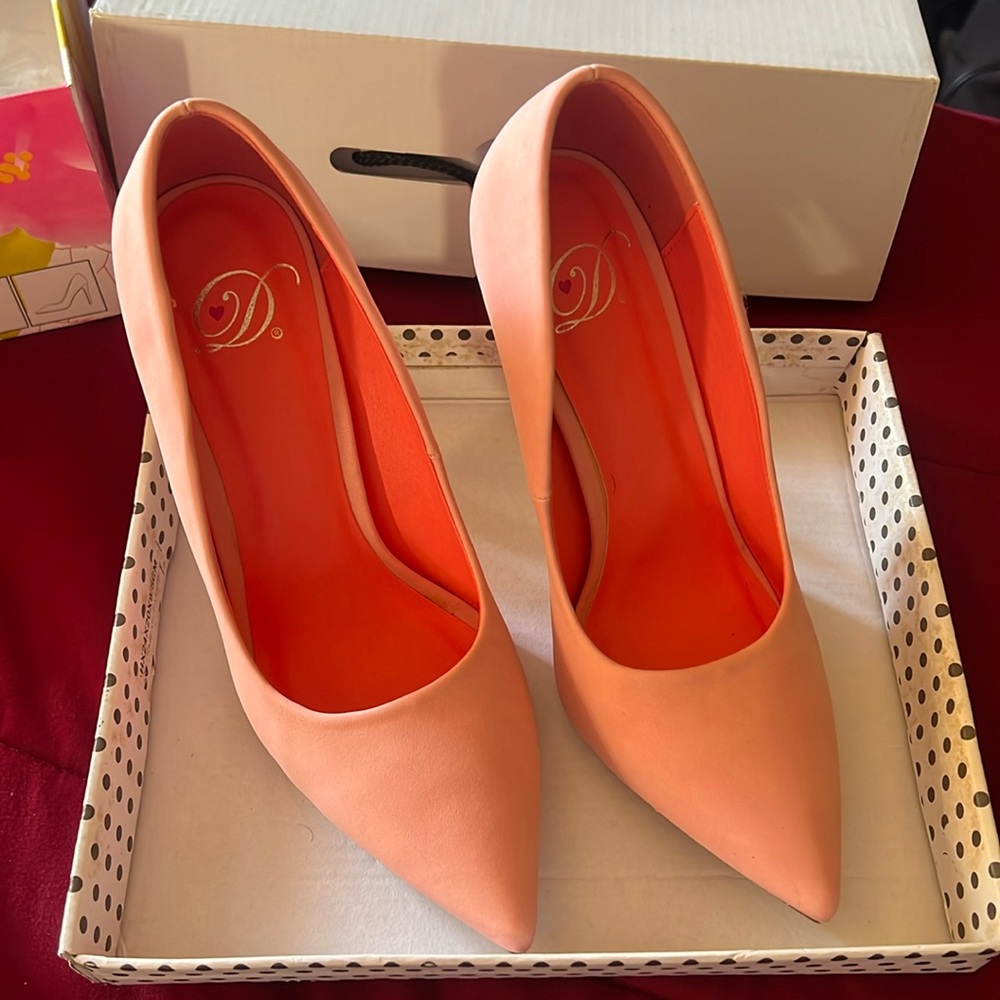 Pink heels size 5.5